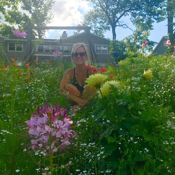 Meet your Posher, Nikki - Picture 1 of 1